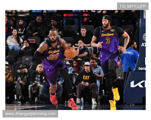 快船与小牛精彩对决回顾10月30日比赛录像全程分析与亮点总结 快船与小牛精彩对决回顾10月30日比赛录像全程分析与亮点总结