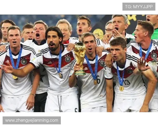 广州足球队在世界杯积分榜上以65分稳居第一争夺冠军希望再添动力