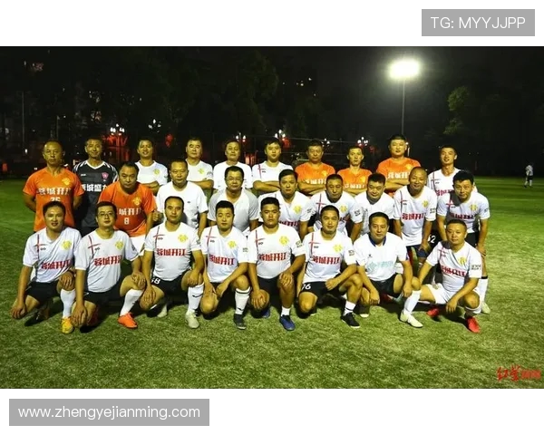 成都足球队转型之路揭秘：从地方强队到全国锦标赛新星的奋斗历程